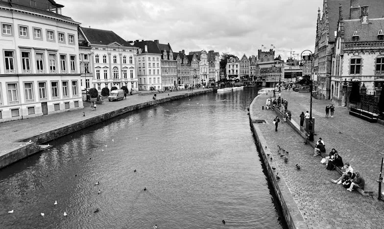 Răzbunarea neașteptată a bunicii Laura: Lecția umilinței și a iertării