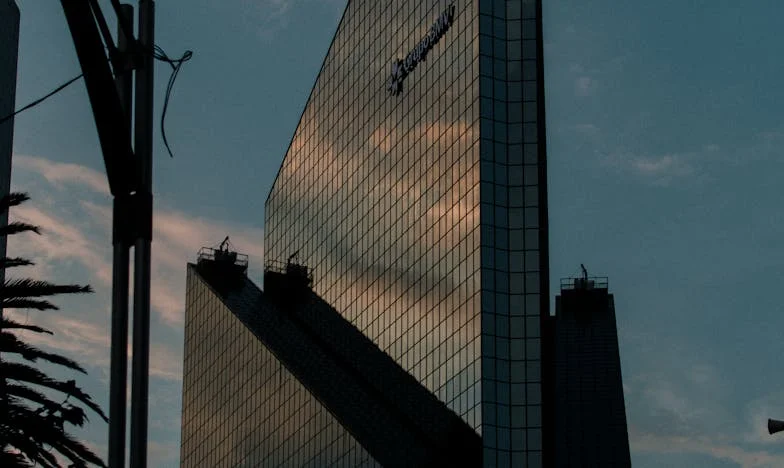 Sufletul petrecerii sau prizoniera familiei? O zi de naștere care a schimbat totul