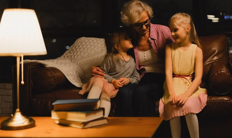 Umbrele trecutului în casa mamei