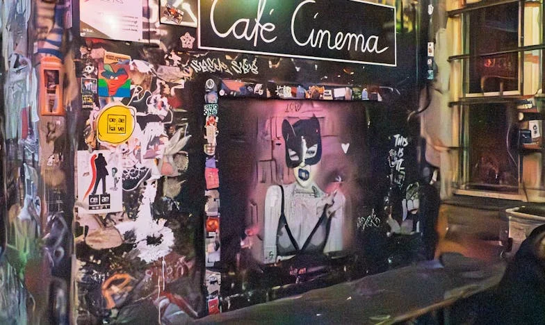 Ușa încuiată și adevărul nerostit: Ce am descoperit în casa fiului meu