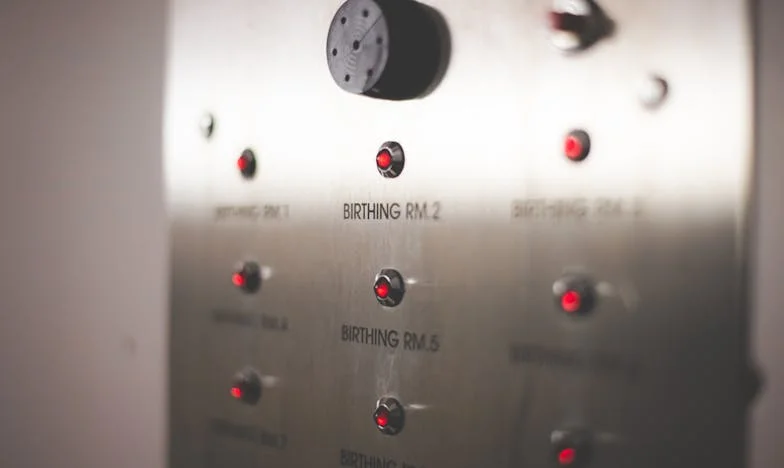 Am sprijinit-o pe fiica mea când a divorțat, iar acum, când s-a întors la fostul soț, am devenit dușmanul ei