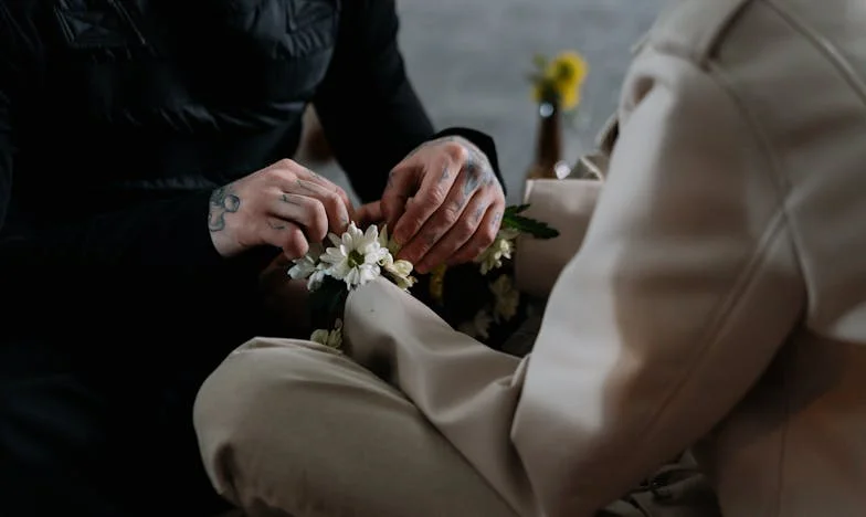 Am văzut cu ochii mei cum cumnatul meu o trădează pe sora mea însărcinată – și acum toată familia mă acuză pe mine