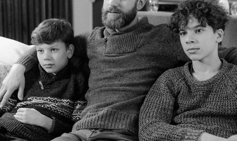 Când dragostea devine o ecuație: Povestea unei mame din București