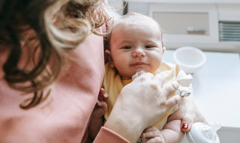 Cu valiza în mână, cu inima frântă: Povestea mea despre teamă, familie și neînțelegeri