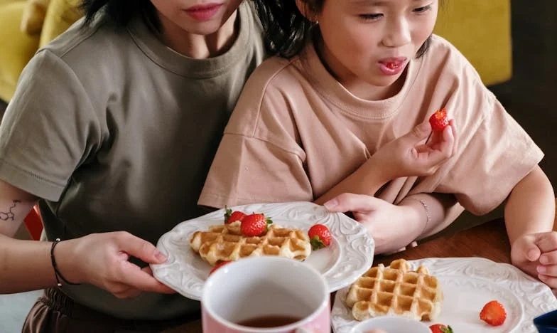 De două ori pe an îi trimit nepotului meu cel mare bani, dar niciodată nu primesc un semn de la el