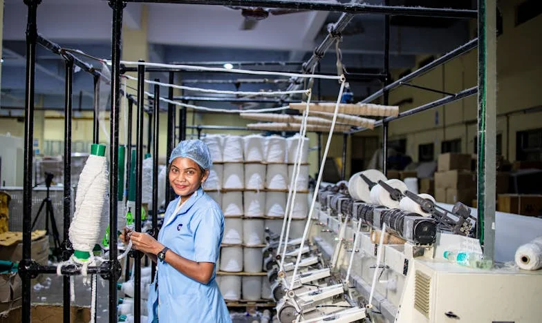 După 27 de ani de căsnicie, m-a părăsit pentru colega de la birou. Cel mai rău a fost că o cunoșteam de ani de zile.