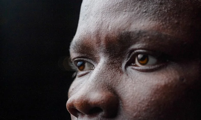 Ecoul cuvintelor nespuse: Povestea mea și a fiului meu, Alex