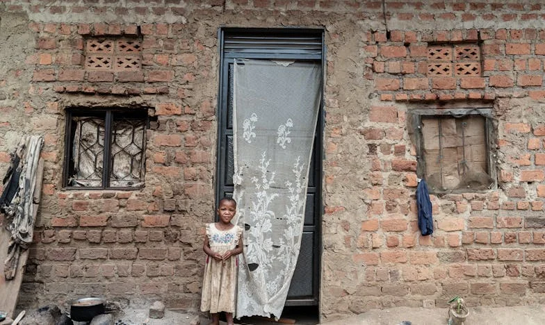 Între două lumi: Povestea mea despre sacrificiu și regăsire