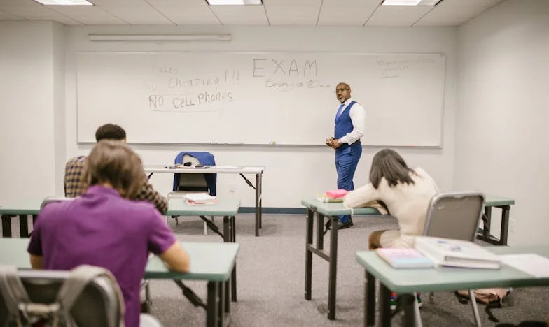 Între tăcere și adevăr: Povestea unei mame care nu mai știe ce e bine