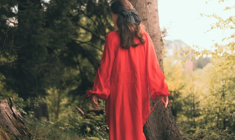 M-a părăsit printr-un SMS, mi-a luat totul, dar nu știa că și eu am secretele mele...