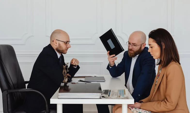 „Mi s-a spus că sunt o bunică băgăcioasă, dar nu pot privi cum se destramă familia mea”