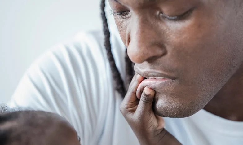 Patru joburi, o inimă frântă și trădarea care m-a transformat în sclava soțului meu