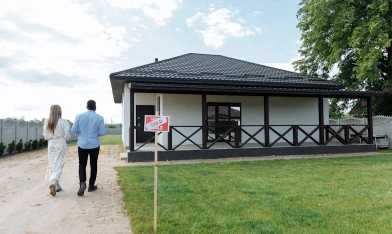 Toată viața am crezut că tata m-a abandonat. Adevărul l-am aflat abia când am găsit acele scrisori vechi...