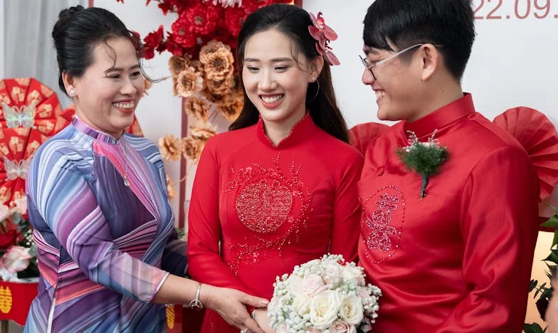 Vizitele neclintite ale Anei: Un deceniu dincolo de divorț