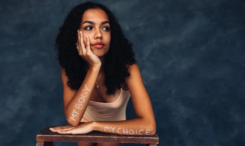 A plecat pentru prima lui iubire și nu s-a mai uitat înapoi — Povestea mea de mamă rămasă singură