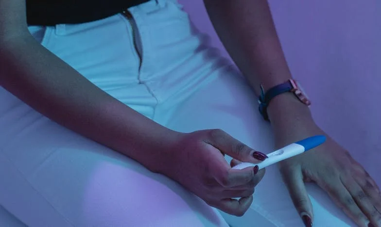 Am dat afară soțul și socrii din casa mea. Nu regret nicio clipă — abia acum am început să trăiesc cu adevărat