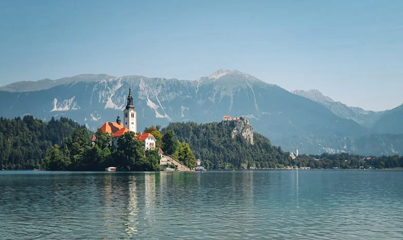 „Ana, dă-mi înapoi cheile!” – O luptă românească pentru granițele familiei