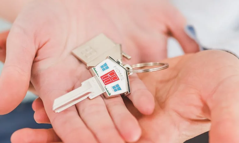 Banii care au dispărut: Povestea unei familii sfâșiate de încredere