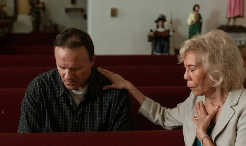 Când am rămas singură cu Leon, soacra mea mi-a făcut o propunere care mi-a sfâșiat inima