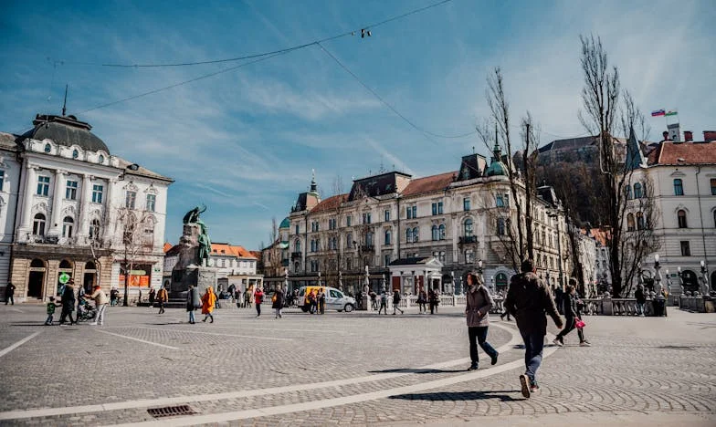 Când casa ta nu mai e a ta: Povestea unui tată vitreg din România