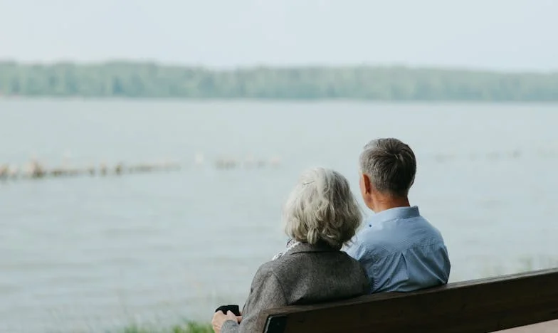 Când familia se destramă: Povestea unei bunici din București care luptă pentru nepotul ei