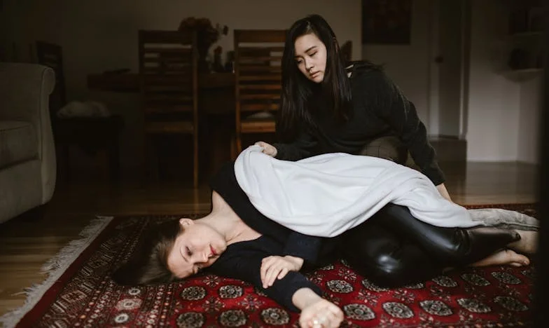 „Mă numesc Irina și azi am fugit de acasă. Oare am dreptul să mă aleg pe mine?” – Confesiunea unei mame epuizate din Cluj