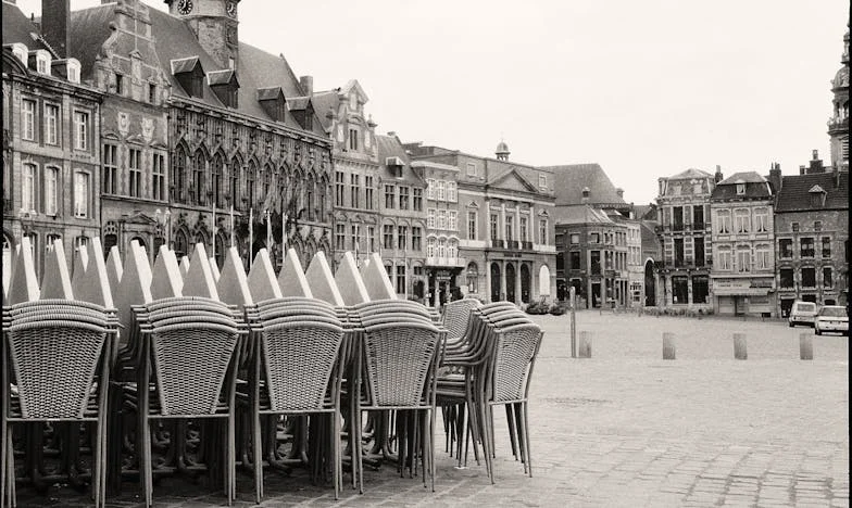 Noaptea în care pereții s-au strâns: Povestea unei alegeri imposibile între familie și iubire