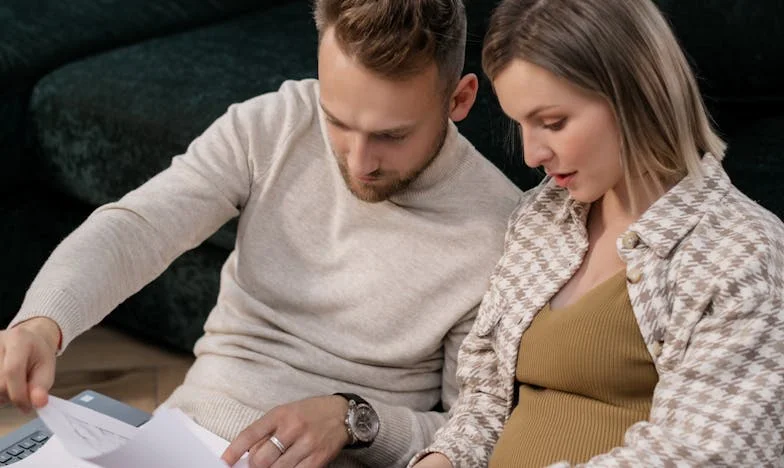 Prea tânără pentru a fi mamă: Povestea mea ca adolescentă-mamă în București