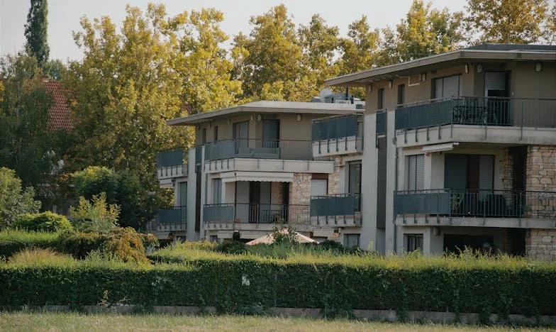 Când părinții devin o povară: Povestea mea despre granițe, vinovăție și iubire