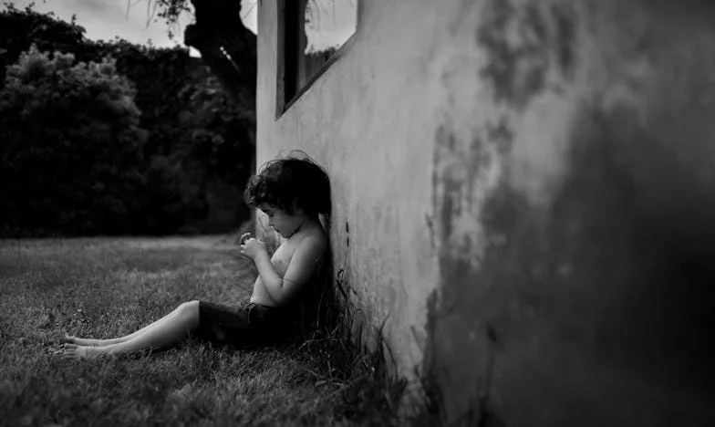 „Cum poți avea o familie ca asta?” – O duminică la masă care mi-a sfâșiat căsnicia și inima