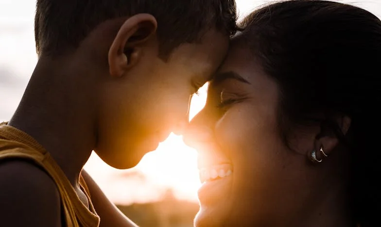 Din cenușă: Povestea mea despre trădare, rușine și renaștere