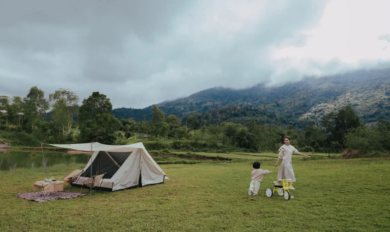 Mama nu vrea să-mi crească copiii: între muncă, singurătate și trădare