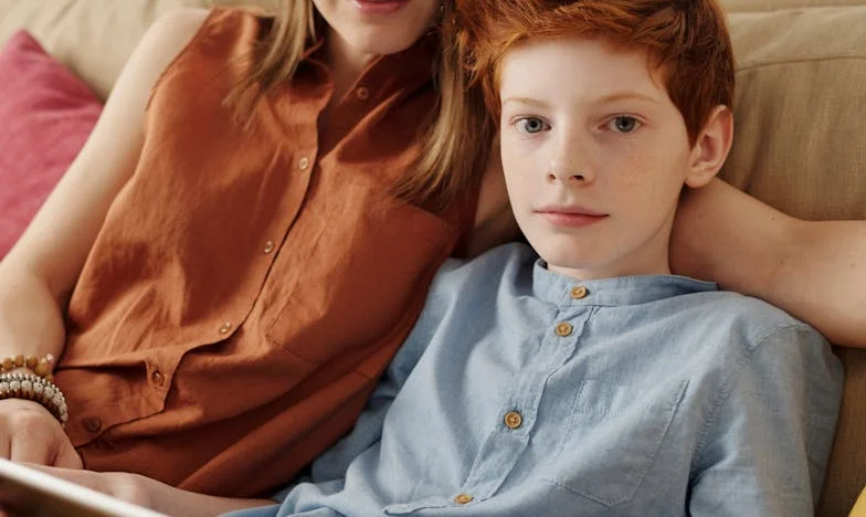 Nu vreți să-l vedeți pe nepotul vostru? Povestea unui tată care nu poate vorbi despre fiul său fără lacrimi