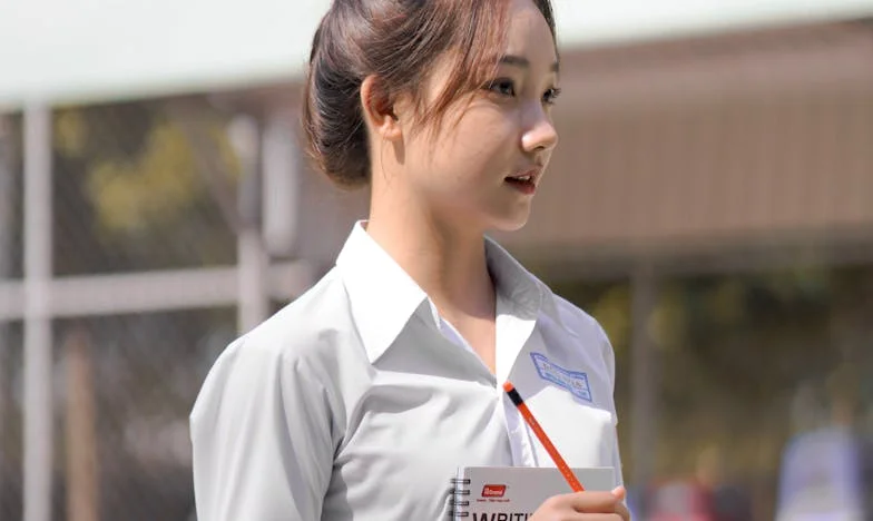 Profesoara a umilit-o pe fiica mea în fața școlii—Așa că am venit cu motocicliștii