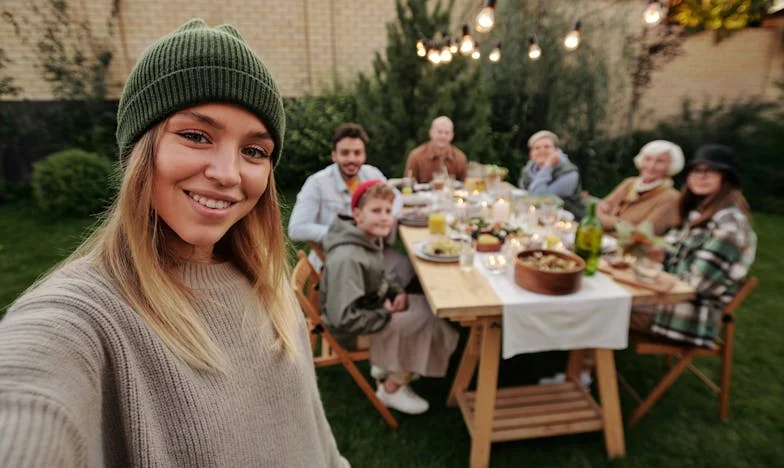 Zece fiice: Povestea unei mame care a căutat fericirea în umbra așteptărilor altora