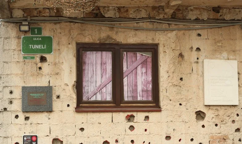 Promisiunea Frântă: Între Ruinele Familiei Mele și Visurile Pierdute