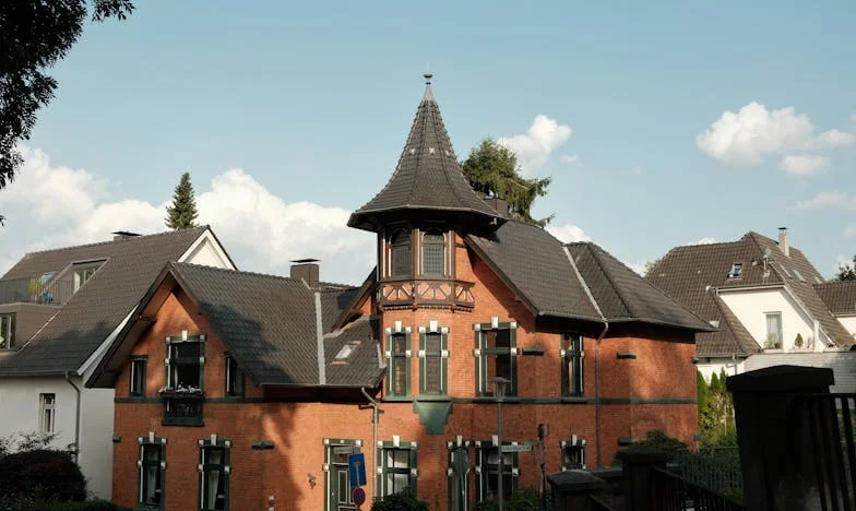 Casa moștenită: Povara dintre datorie și iubire