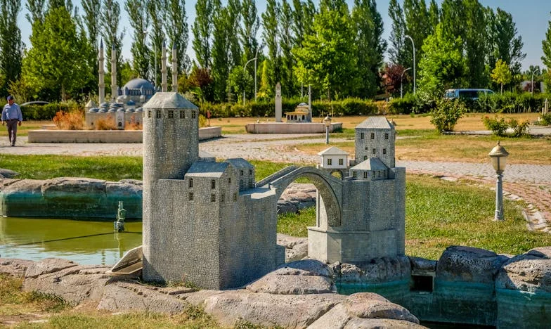 Umbrele din sufragerie: Povestea unei nurori într-o familie românească