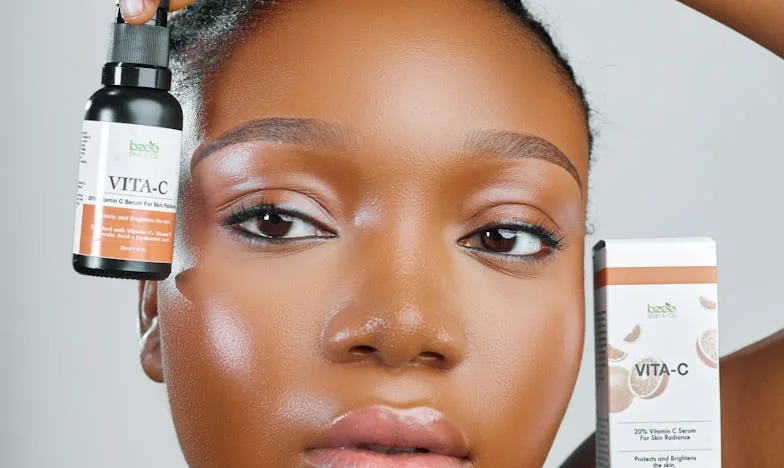 Fetița care a așteptat-o pe mama: Povestea mea, Ema, și drumul spre o nouă familie