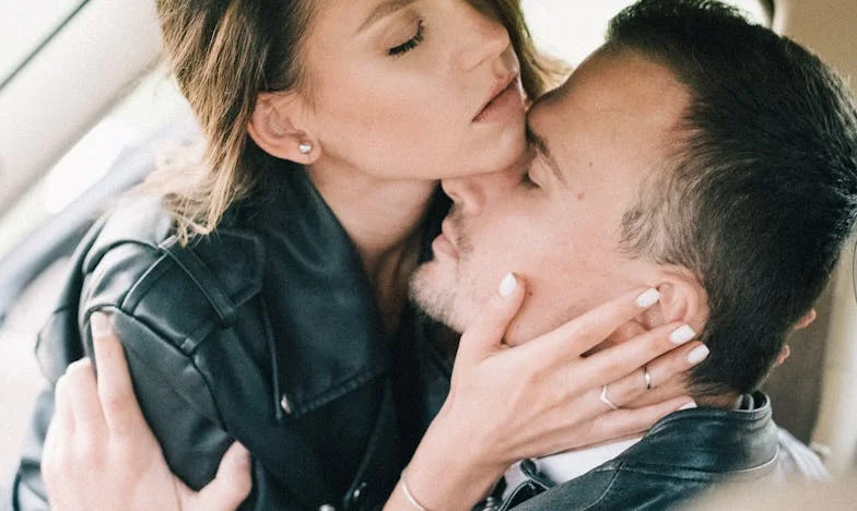 Când soțul tău nu poate rupe legătura cu mama lui: Povestea mea despre curaj și regăsire