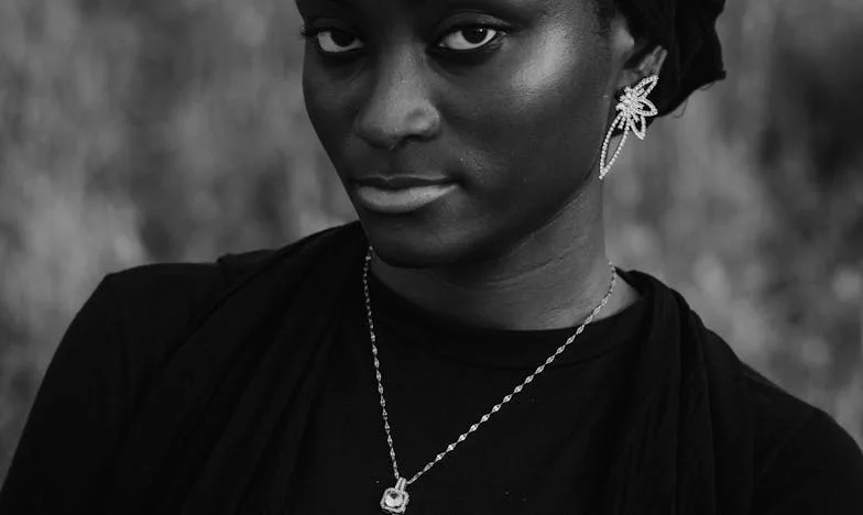 Ce am descoperit în telefonul nurorii mele mi-a schimbat viața: între loialitate, teamă și adevăr