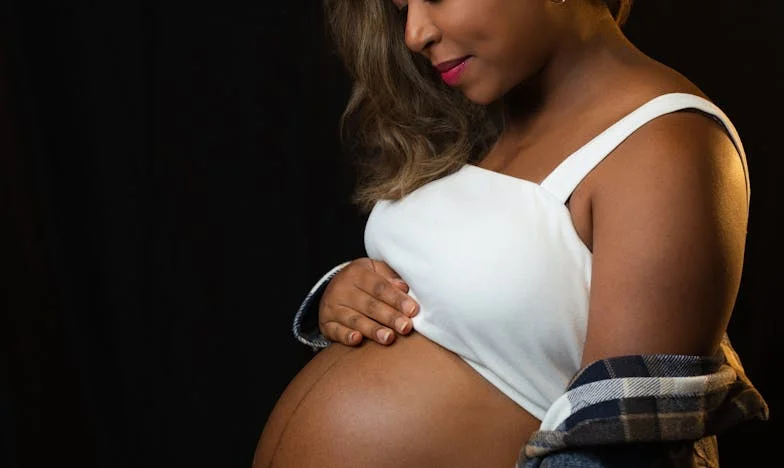 A noastră casă, dar nu a noastră: Povestea unei familii, a unui cămin și a unei trădări