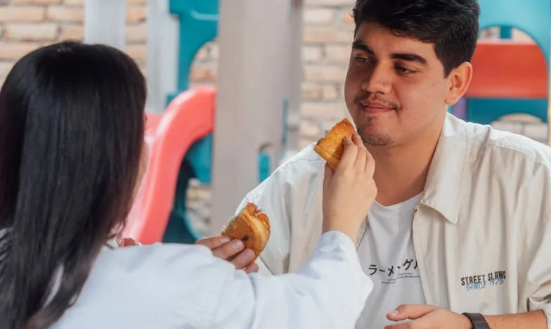 „Cum poți avea o familie ca asta?” – O duminică la masă care mi-a sfâșiat căsnicia și inima