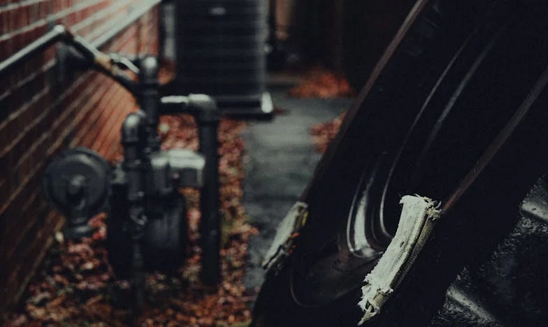 Lacrimi pe covorul mamei: Cum am descoperit trădarea soțului meu chiar în casa copilăriei mele