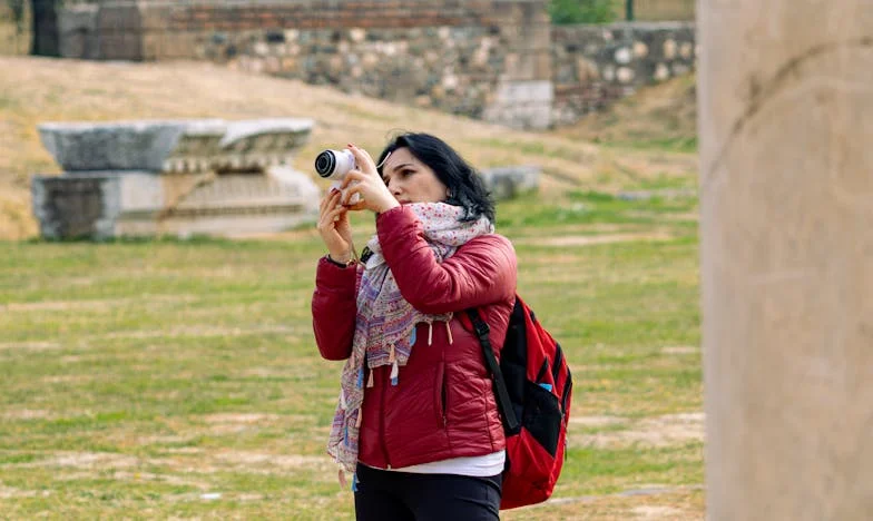 „Vor veni musafiri!” – O confruntare cu trecutul într-o casă de la țară