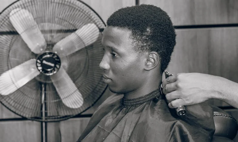 Zăvorul dintre noi: Povestea unei familii destrămate de așteptări