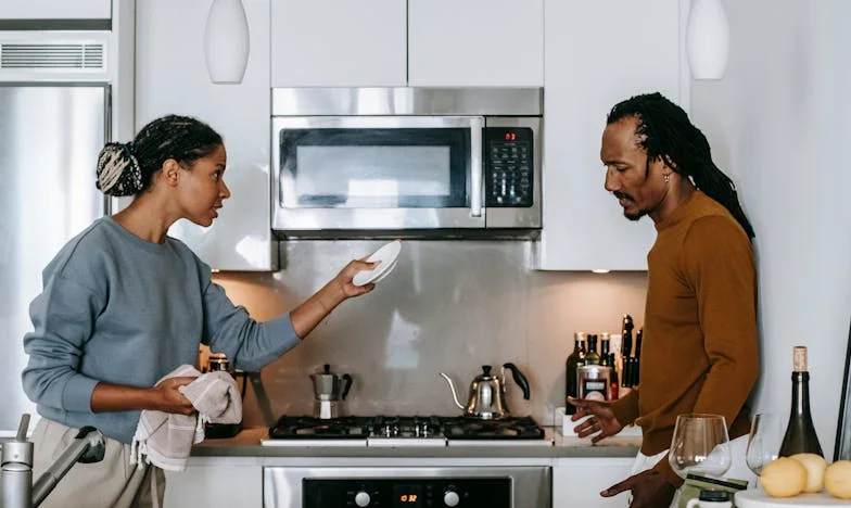 Când Dragostea Se Stinge: Povestea Unei Femei Care și-a Pierdut Familia la 52 de Ani