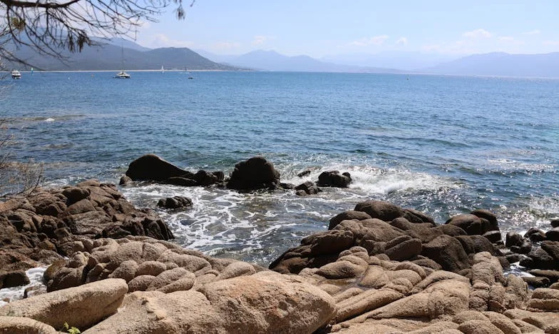 Între două lumi: Povestea unei mame care învață să accepte