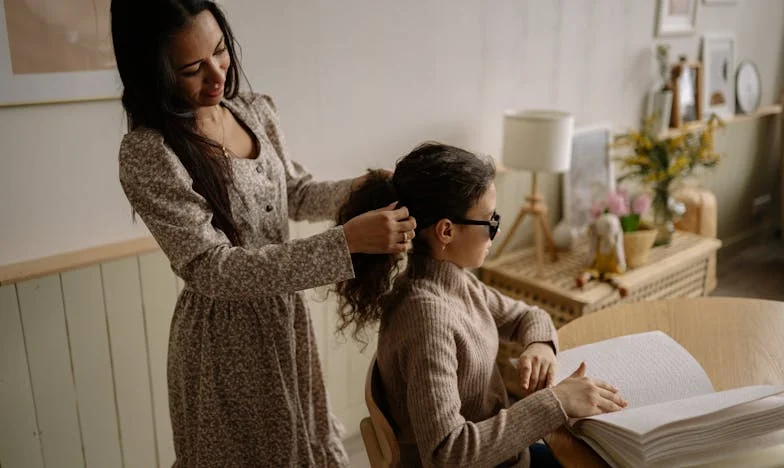 Între Rugăciune și Tăcere: O Mamă în Căutarea Fiului Său