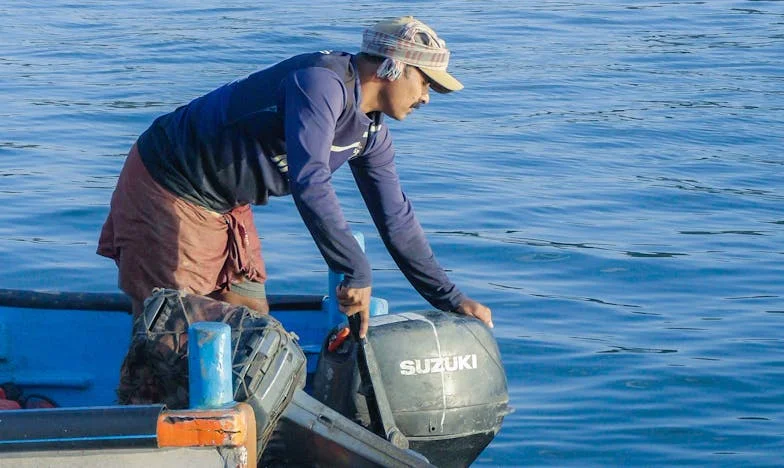 „Mamă, bunicile nu poartă blugi!” – Povestea unei bunici românce care refuză să îmbătrânească după reguli străine